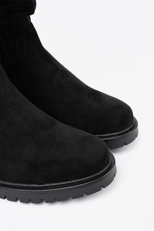 Bottes couleur noire avec un haut à volants i suÀakiem