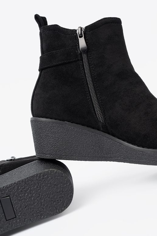 en daim chaussures couleur noire z elastyczną ÀstaÀką