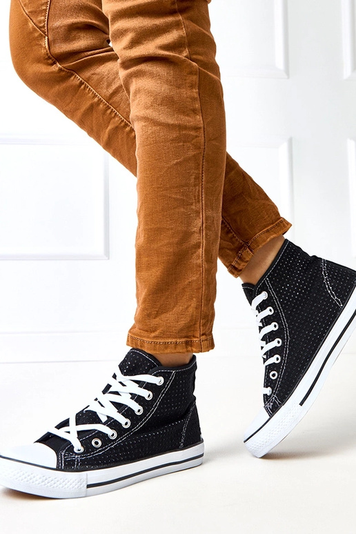 Baskets noires ajourées montantes...