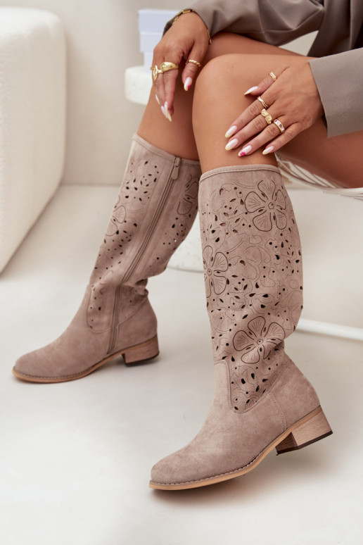 avec des éléments ajourés bottes pour femmes Sur un talon bas en daim écologiqueoÀe Fixé Au Château beige Orchides