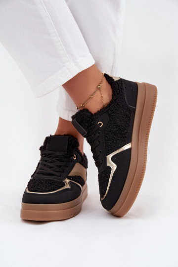 Chaussures modèle baskets Féminin avec une plateforme avec un manteau de fourrure Typu Baranek couleur noire Frelina 2