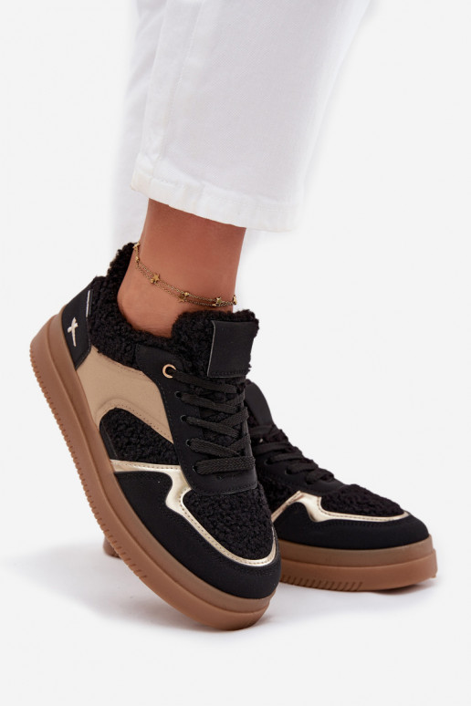 Chaussures modèle baskets Féminin avec une plateforme avec un manteau de fourrure Typu Baranek couleur noire Frelina Chaussures modèle baskets Féminin avec une plateforme avec un manteau de fourrure Typu Baranek couleur noire Frelina