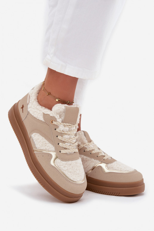 Chaussures modèle baskets Féminin avec une plateforme avec un manteau de fourrure Typu Baranek beige Frelina Chaussures modèle baskets Féminin avec une plateforme avec un manteau de fourrure Typu Baranek beige Frelina