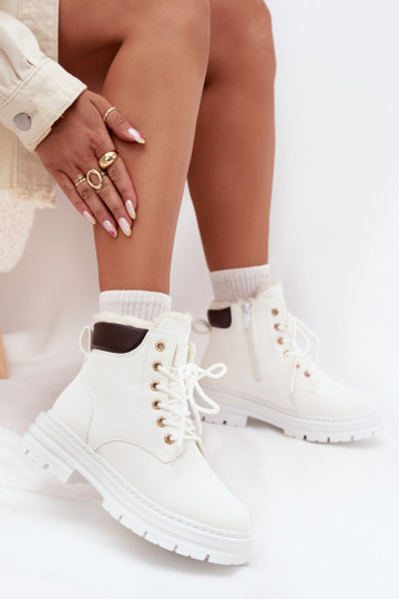 chaussures Féminin réchauffer avec de la fourrure à l intérieur Au Château couleur blanche Tharika