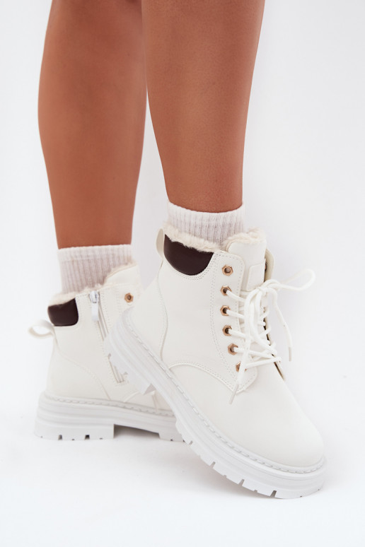 chaussures Féminin réchauffer avec de la fourrure à l intérieur Au Château couleur blanche Tharika