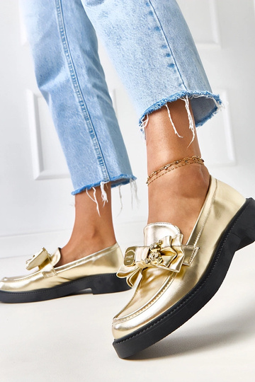 Mocassins dorés avec ruban... 2