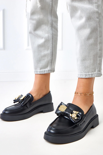 Mocassins noirs avec ruban...