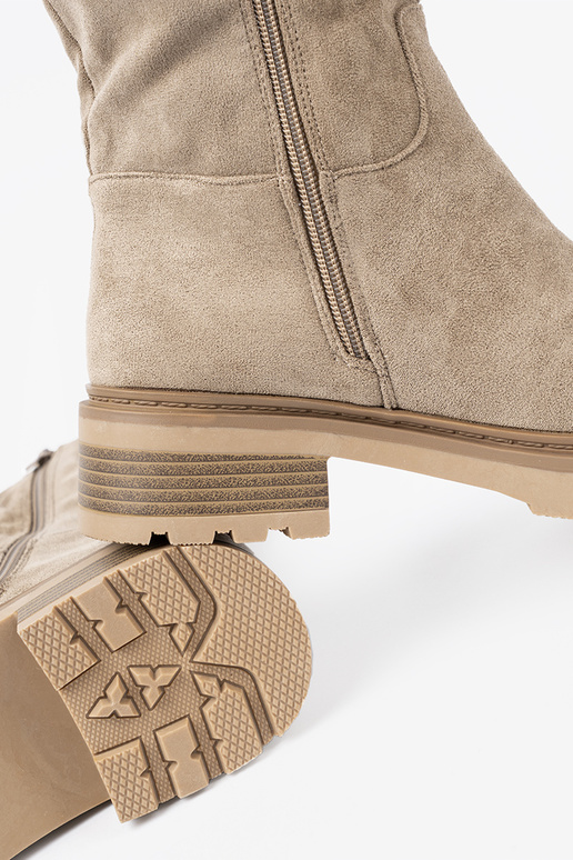 beige chaussures sur une semelle épaisse z choleÀką à la cheville