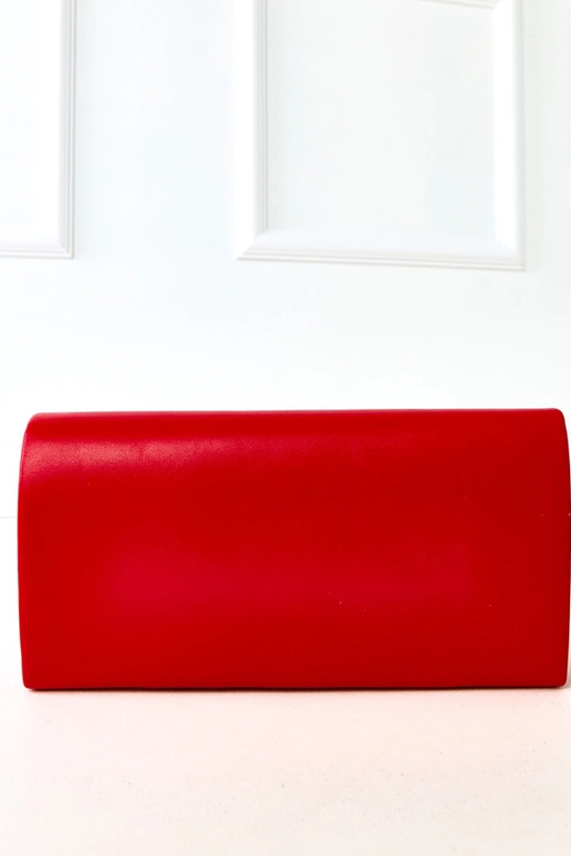 Petit sac en forme d'enveloppe rouge...