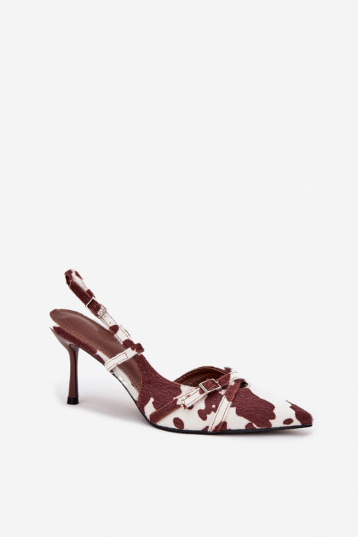 Chaussures blanches et brunes avec talons ouverts et sangles Chaussures blanches et brunes avec talons ouverts et sangles