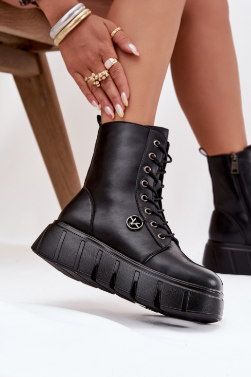 Bottines de travail Féminin avec une plateforme réchauffer Vinceza 58588 couleur noire