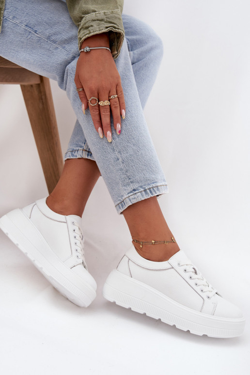 Peau Chaussures modèle baskets avec une plateforme couleur blanche Sylvessa Peau Chaussures modèle baskets avec une plateforme couleur blanche Sylvessa