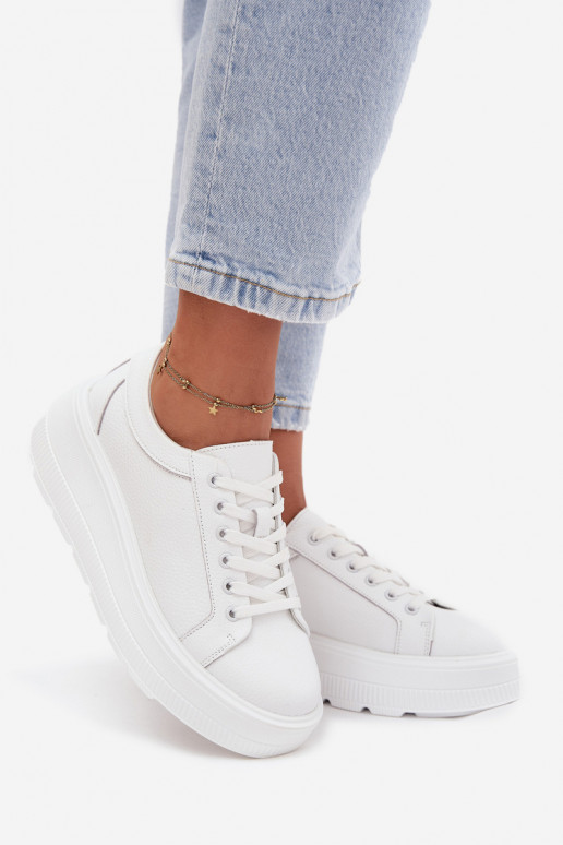 Peau Chaussures modèle baskets avec une plateforme couleur blanche Sylvessa Peau Chaussures modèle baskets avec une plateforme couleur blanche Sylvessa