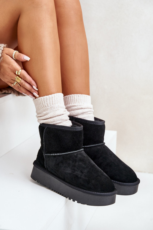 Peau en daim Bottes de neige avec une plateforme À cause de Kubo couleur noire Rianaella Peau en daim Bottes de neige avec une plateforme À cause de Kubo couleur noire Rianaella