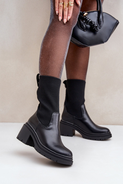 Bottes avec une semelle intérieure de type chaussette Sur des talons massifs couleur noire Rosanas