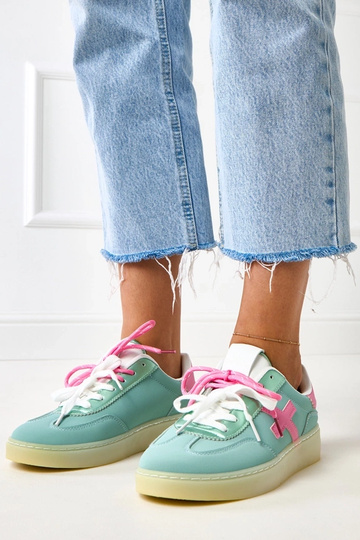 Baskets turquoise avec...