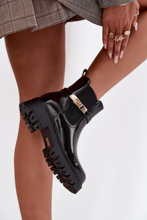 avec effet vernis bottes élégantes réchauffer avec des talons décorés couleur noire Vivessa