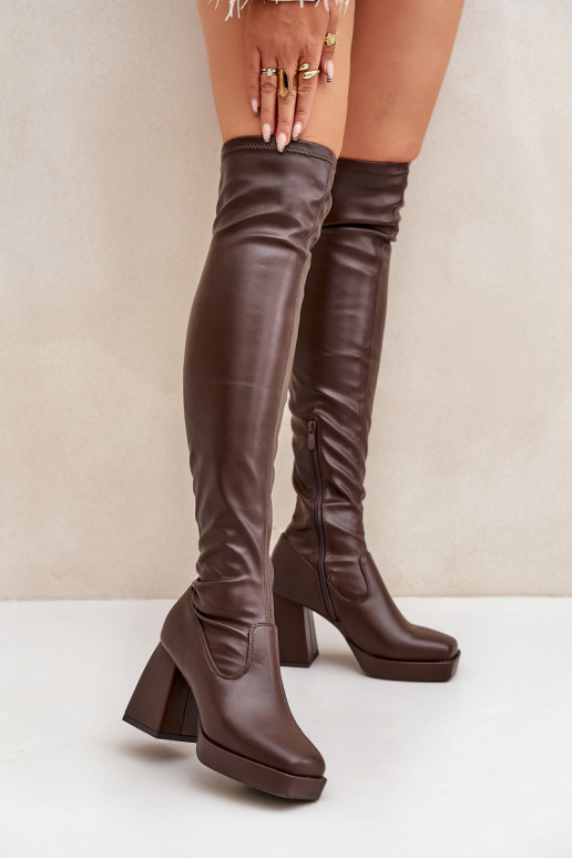 Ajustement serré bottes au-dessus du genou avec des talons marron foncé Sanniraen Ajustement serré bottes au-dessus du genou avec des talons marron foncé Sanniraen