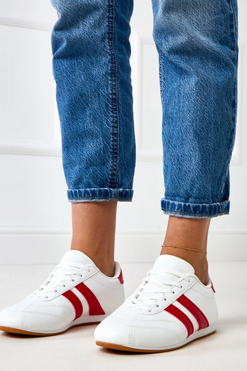 Baskets blanches de type...