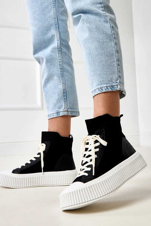 Baskets noires à enfiler style... Baskets noires à enfiler style...