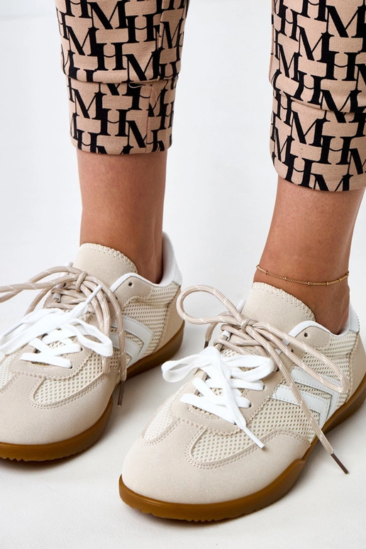 Baskets de tennis en tissu mesh... Baskets de tennis en tissu mesh...