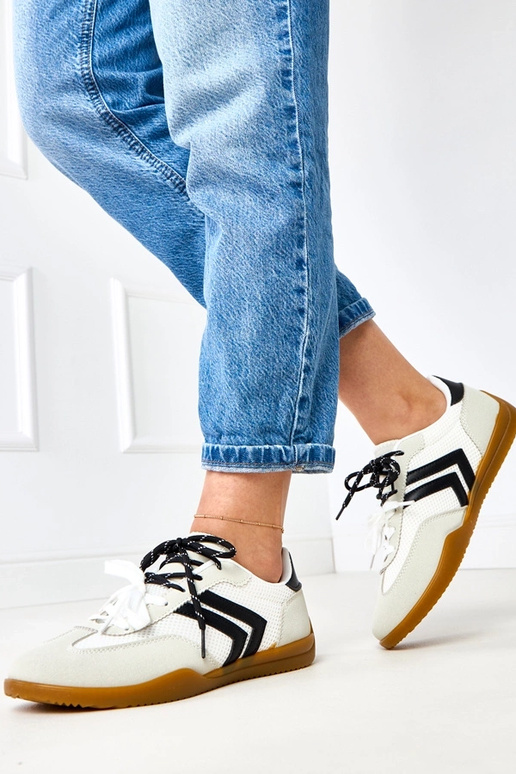 Baskets de tennis en tissu mesh... Baskets de tennis en tissu mesh...