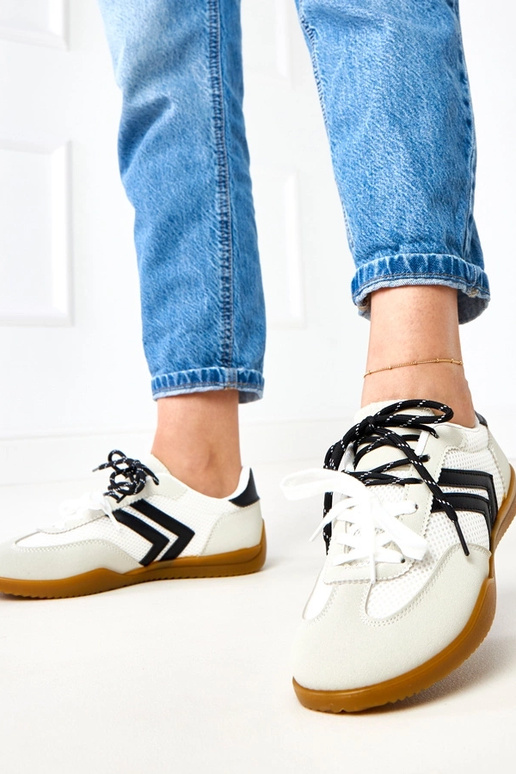 Baskets de tennis en tissu mesh... Baskets de tennis en tissu mesh...