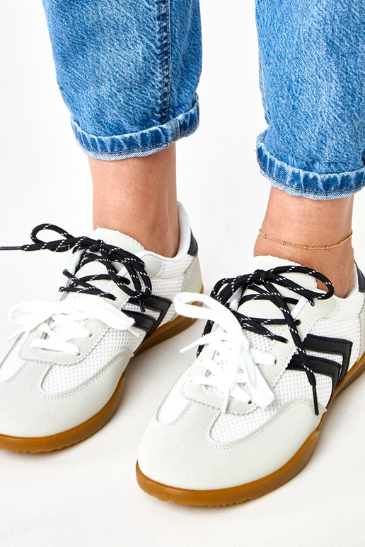 Baskets de tennis en tissu mesh... Baskets de tennis en tissu mesh...