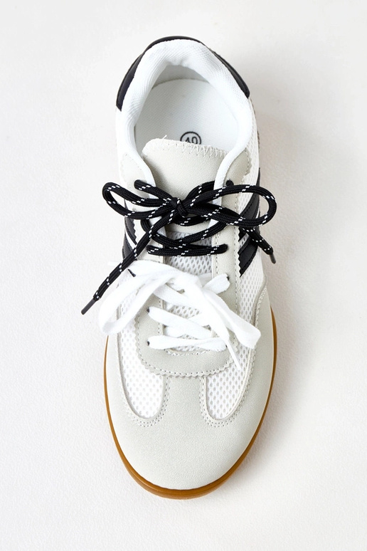 Baskets de tennis en tissu mesh... Baskets de tennis en tissu mesh...