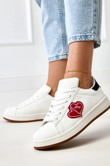 Baskets blanches avec plateforme et cœurs rouges Tela