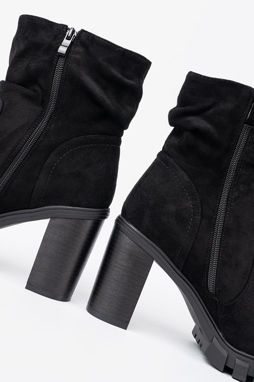 Élégant couleur noire chaussures avec un haut à volants Élégant couleur noire chaussures avec un haut à volants