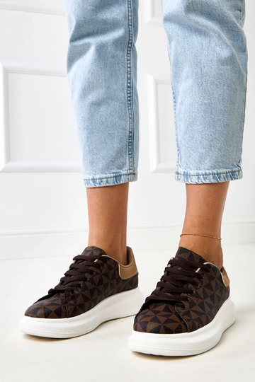 Baskets marron avec...
