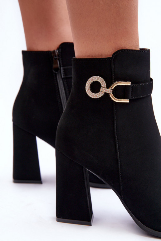 Peau Bottes avec des talons avec des ornements couleur noire Lymall