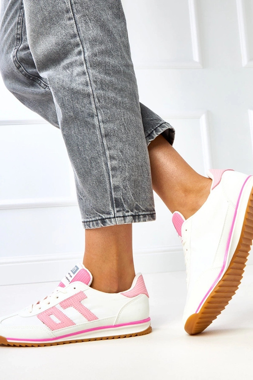 Baskets sport blanches avec éléments... Baskets sport blanches avec éléments...