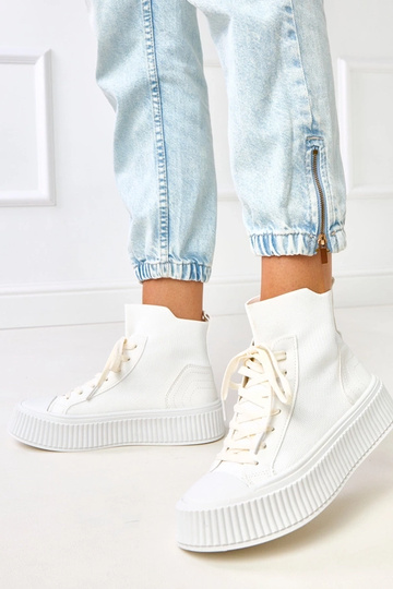 Baskets blanches à enfiler... 2