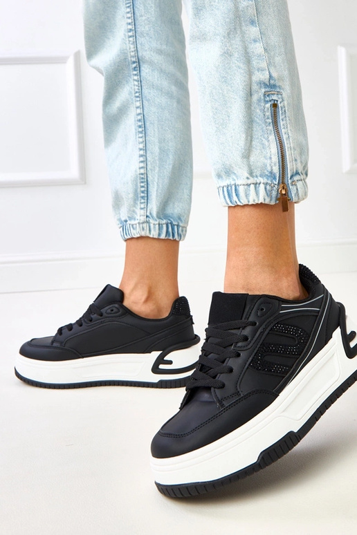 Baskets noires sur plateforme... Baskets noires sur plateforme...