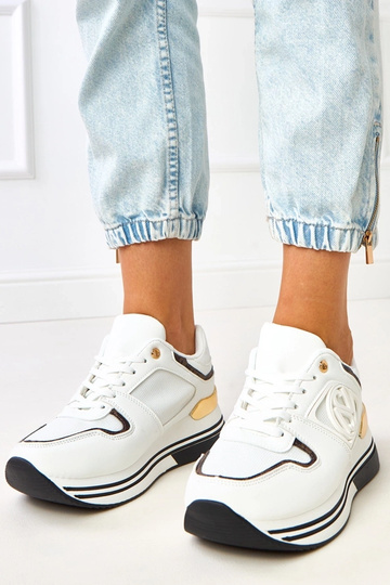 Baskets bicolores blanches...