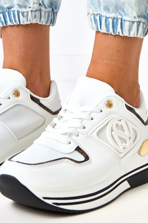 Baskets bicolores blanches et noires... Baskets bicolores blanches et noires...