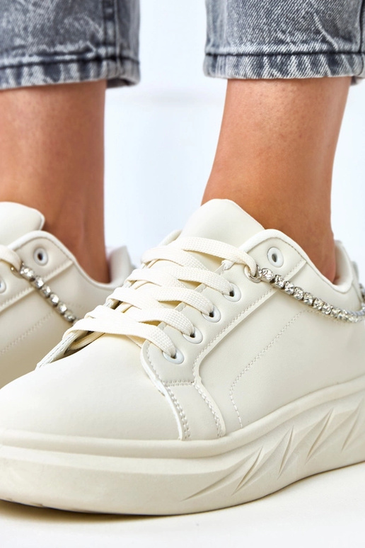 Baskets couleur sable sur plateforme... Baskets couleur sable sur plateforme...