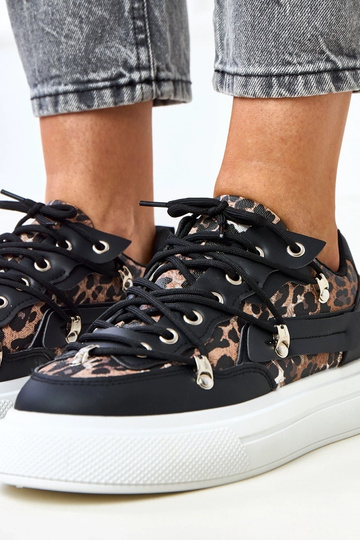 Baskets bicolores noires et...
