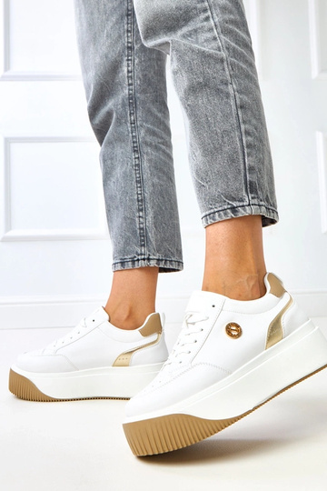 Baskets blanches sur... 2