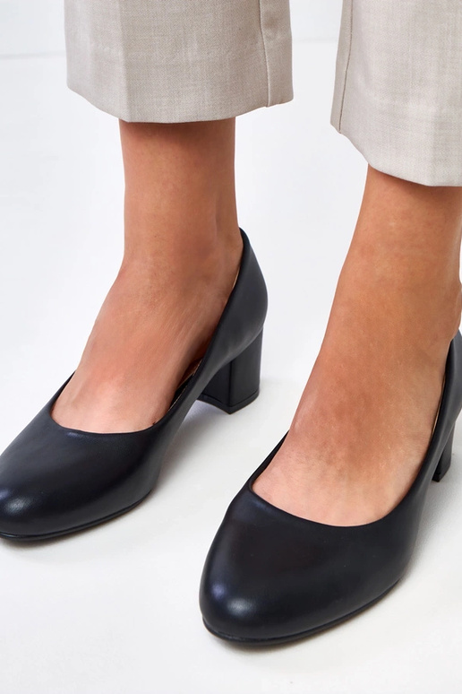 Chaussures classiques à talons bas... Chaussures classiques à talons bas...