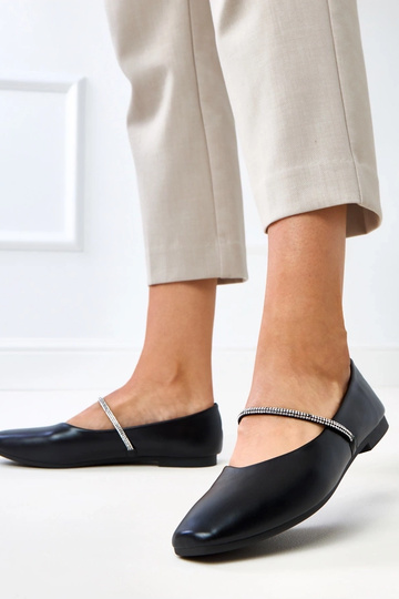 Ballerines noires avec une sangle décorative, Sikla 2