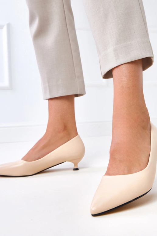 Chaussures sable à petit talon, Louise Chaussures sable à petit talon, Louise