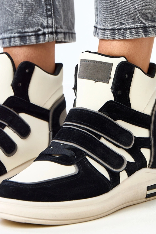 Baskets montantes noir et blanc avec... Baskets montantes noir et blanc avec...