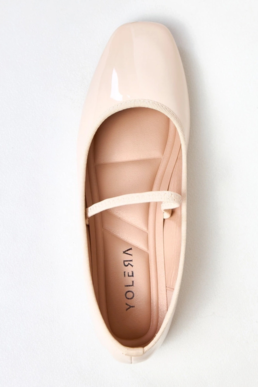 Ballerines beige verni avec... Ballerines beige verni avec...