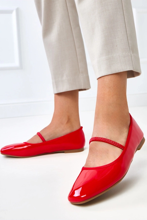 Ballerines rouges verni avec... Ballerines rouges verni avec...