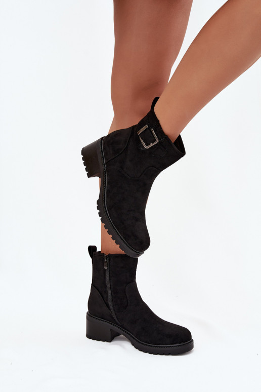réchauffer Bottes pour femmes Sur un talon bas Klocku avec boucles couleur noire Helvina réchauffer Bottes pour femmes Sur un talon bas Klocku avec boucles couleur noire Helvina