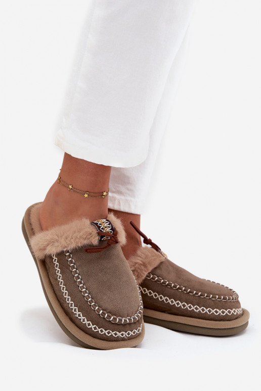 Chaussons Féminin avec un manteau de fourrure I Haftem couleur verte Perivelle Chaussons Féminin avec un manteau de fourrure I Haftem couleur verte Perivelle