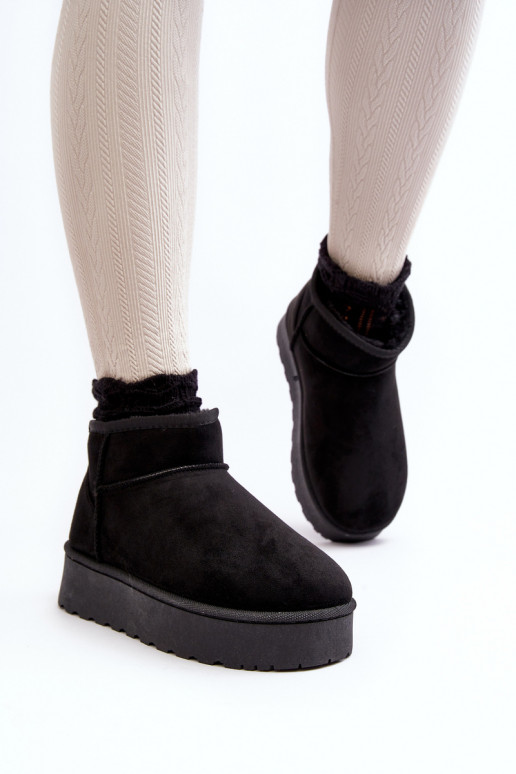 Bottes de neige Féminin avec une plateforme réchauffer avec de la fourrure à l intérieur couleur noire Xamella Bottes de neige Féminin avec une plateforme réchauffer avec de la fourrure à l intérieur couleur noire Xamella